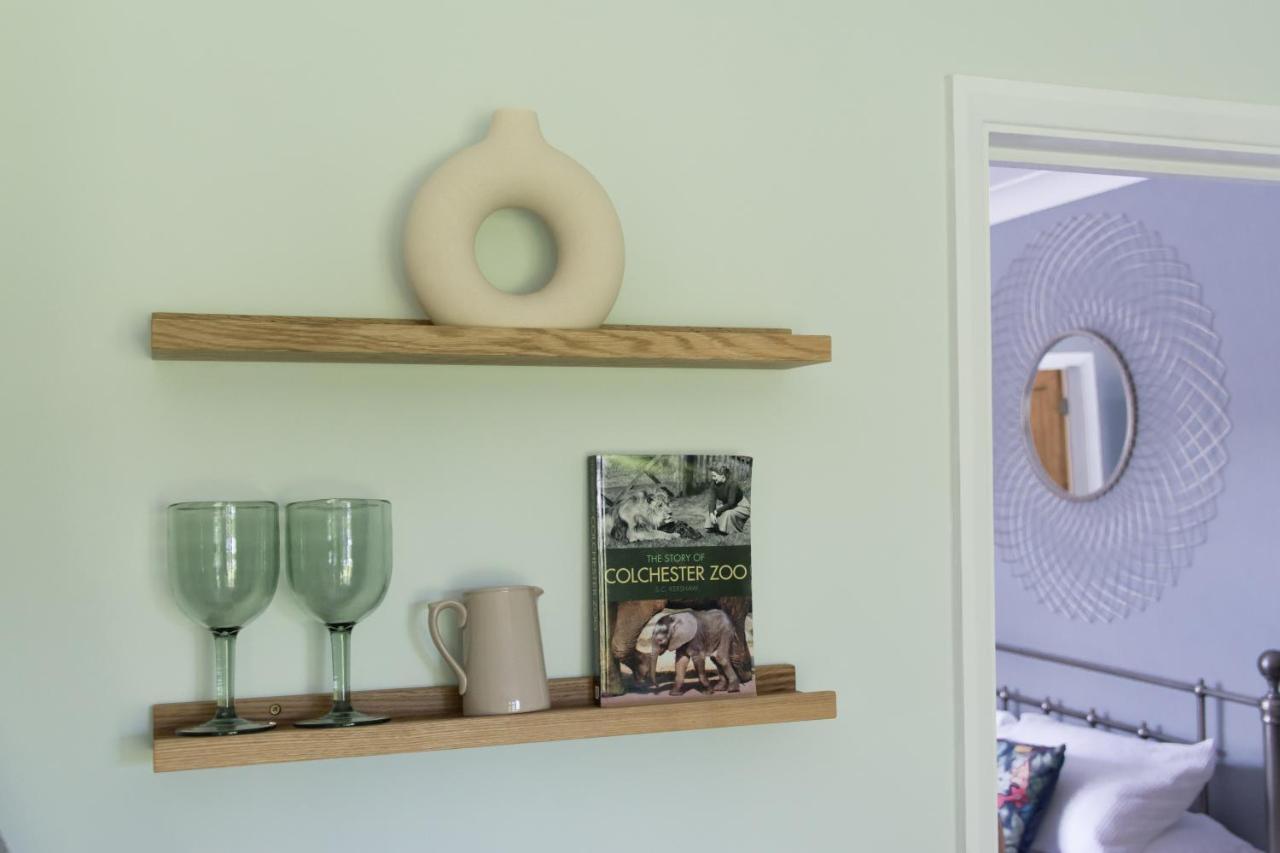 Luxury Self Catering With Cosy Cabin & Sauna In โคล์เชสเตอร์ ภายนอก รูปภาพ