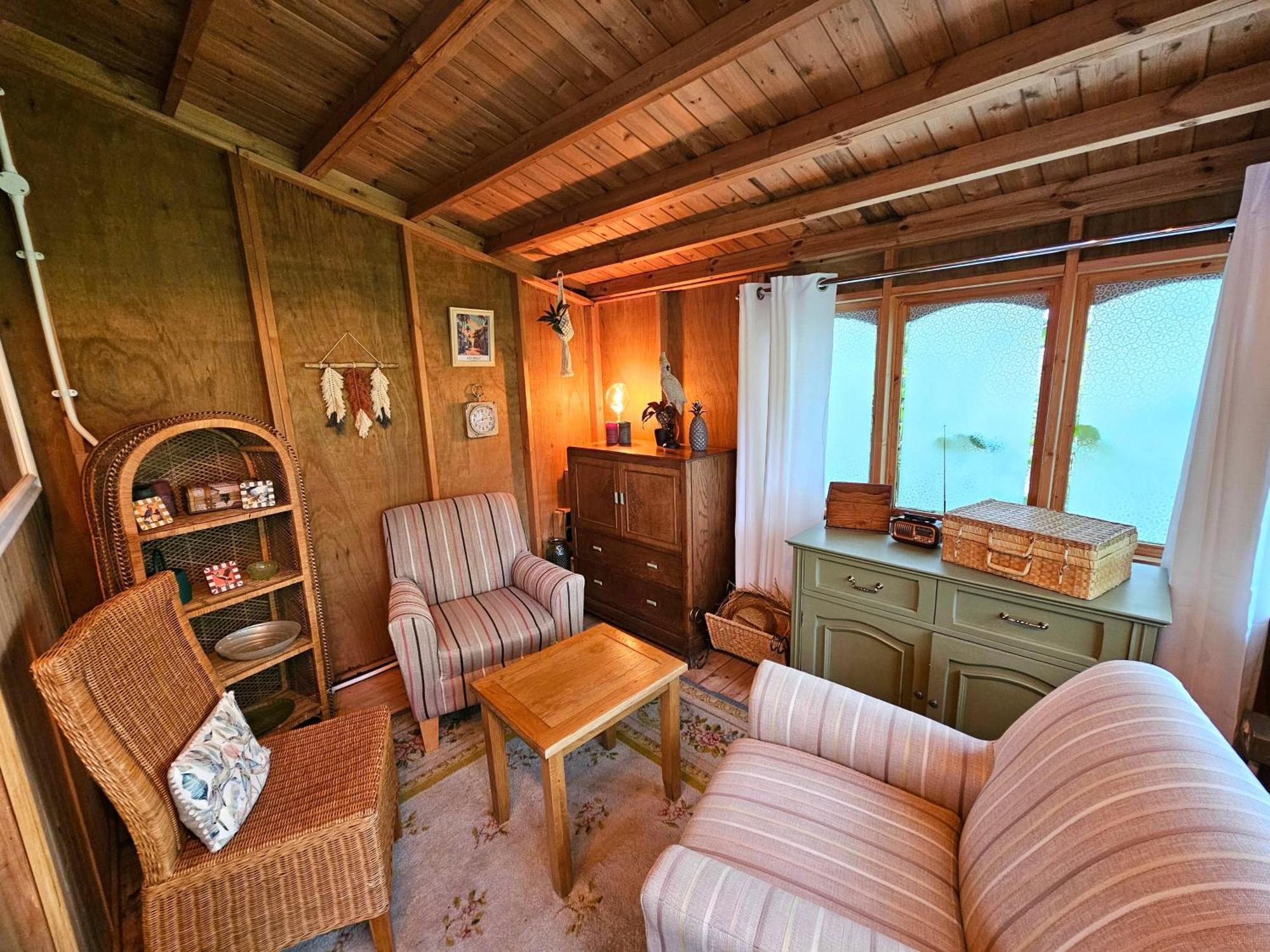 Luxury Self Catering With Cosy Cabin & Sauna In โคล์เชสเตอร์ ภายนอก รูปภาพ